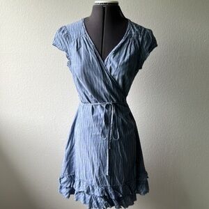 Converse dress wrap around size Medium light blue pin striped white Ruffle trim